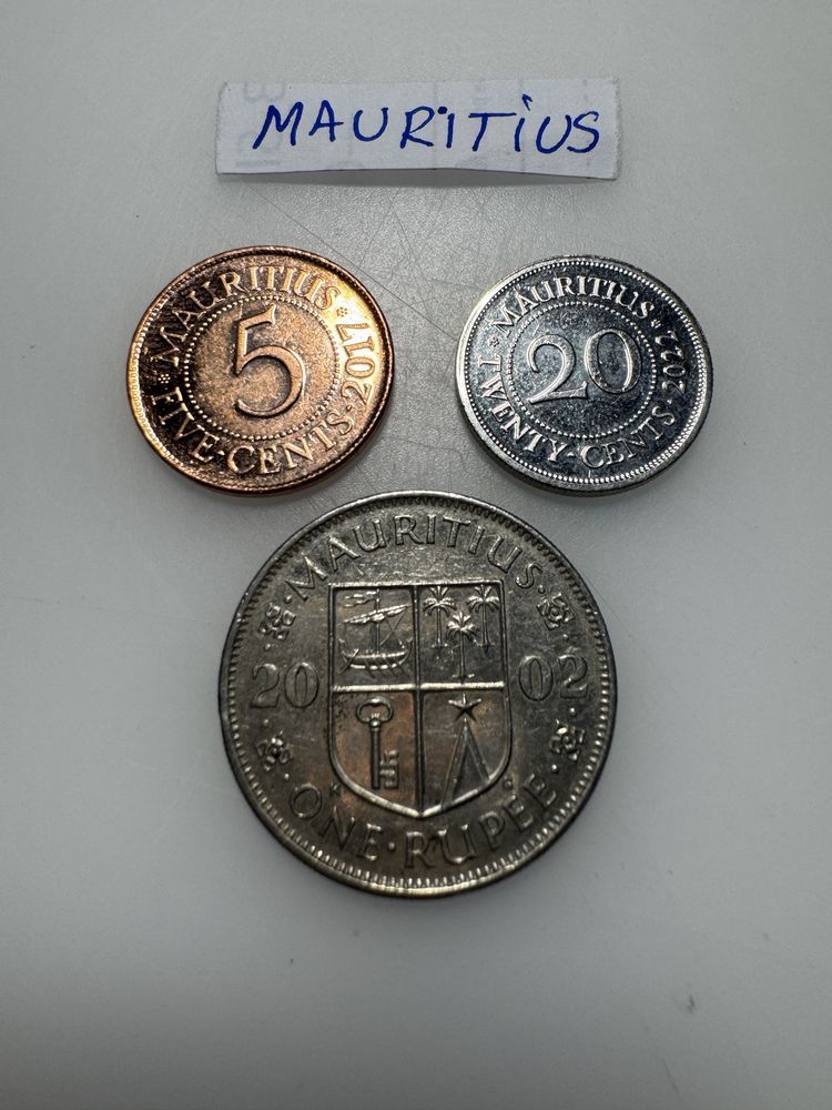 Colecție de 500+ monede vechi din toată lumea