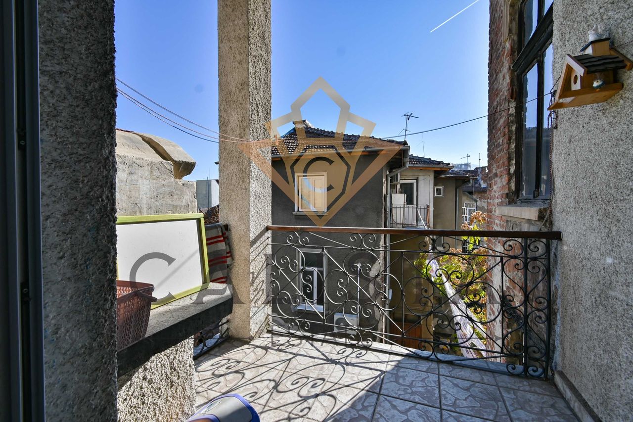 Продава се Етаж от къща в София, Център - 201 кв.м за 1891 €/кв.м - Снимка #12