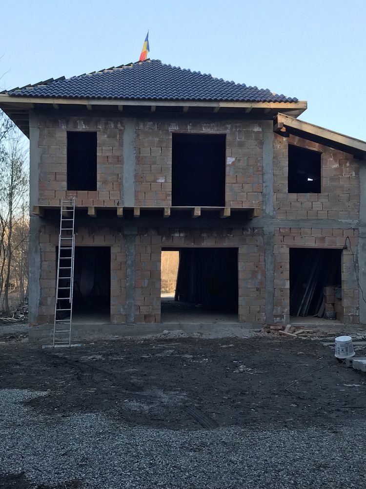 Firmă de construcții