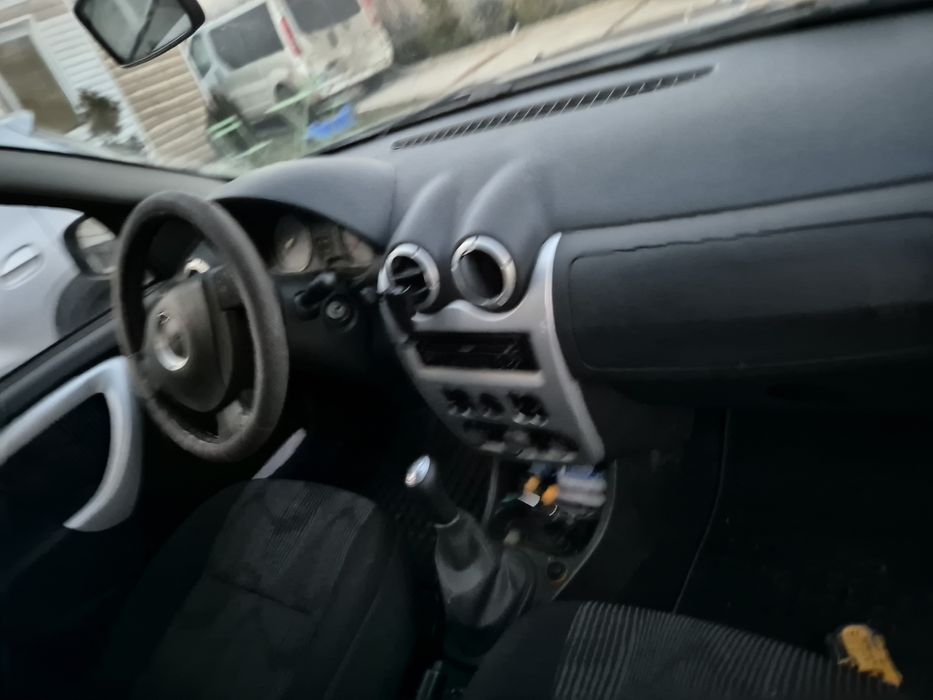 Vand schimb Dacia sandero 1.5 dci