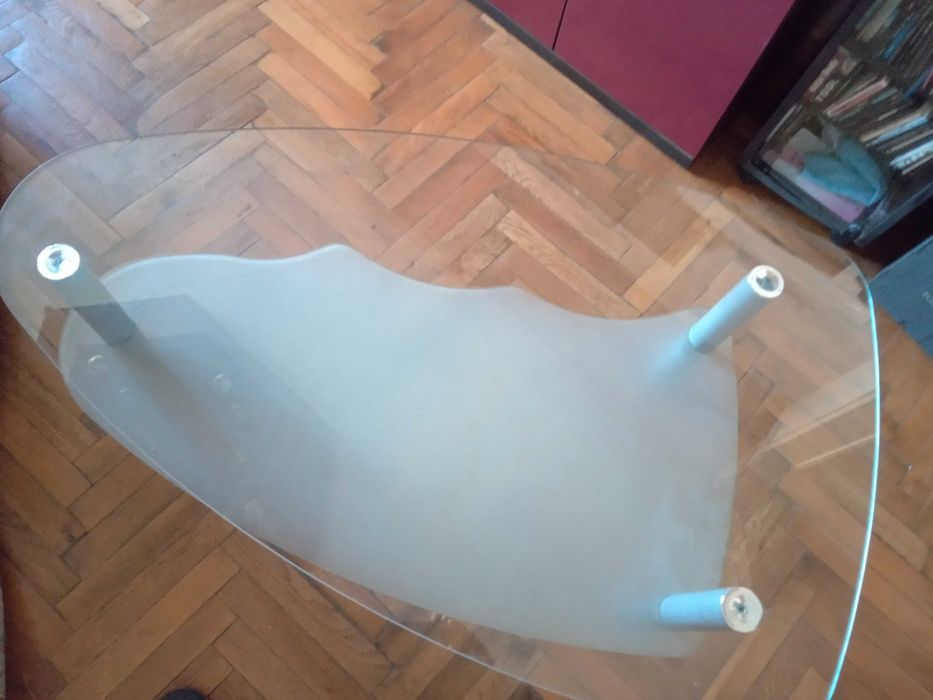 Холна стъклена маса