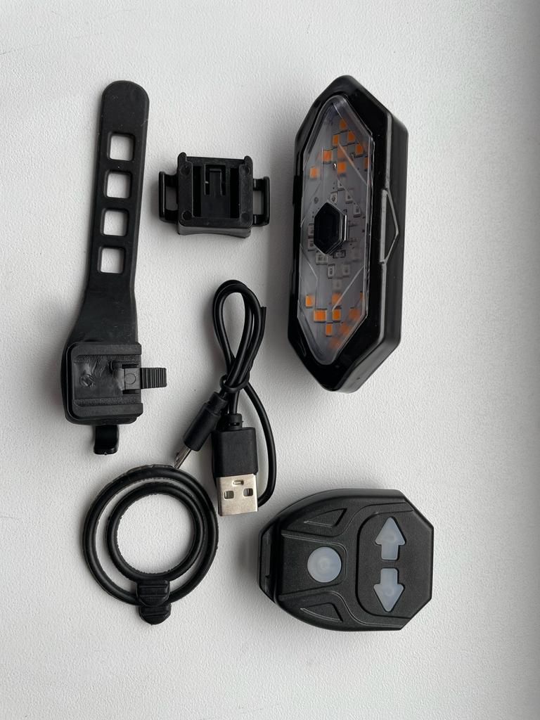 Semnalizare si stop bicicleta cu incarcare USB