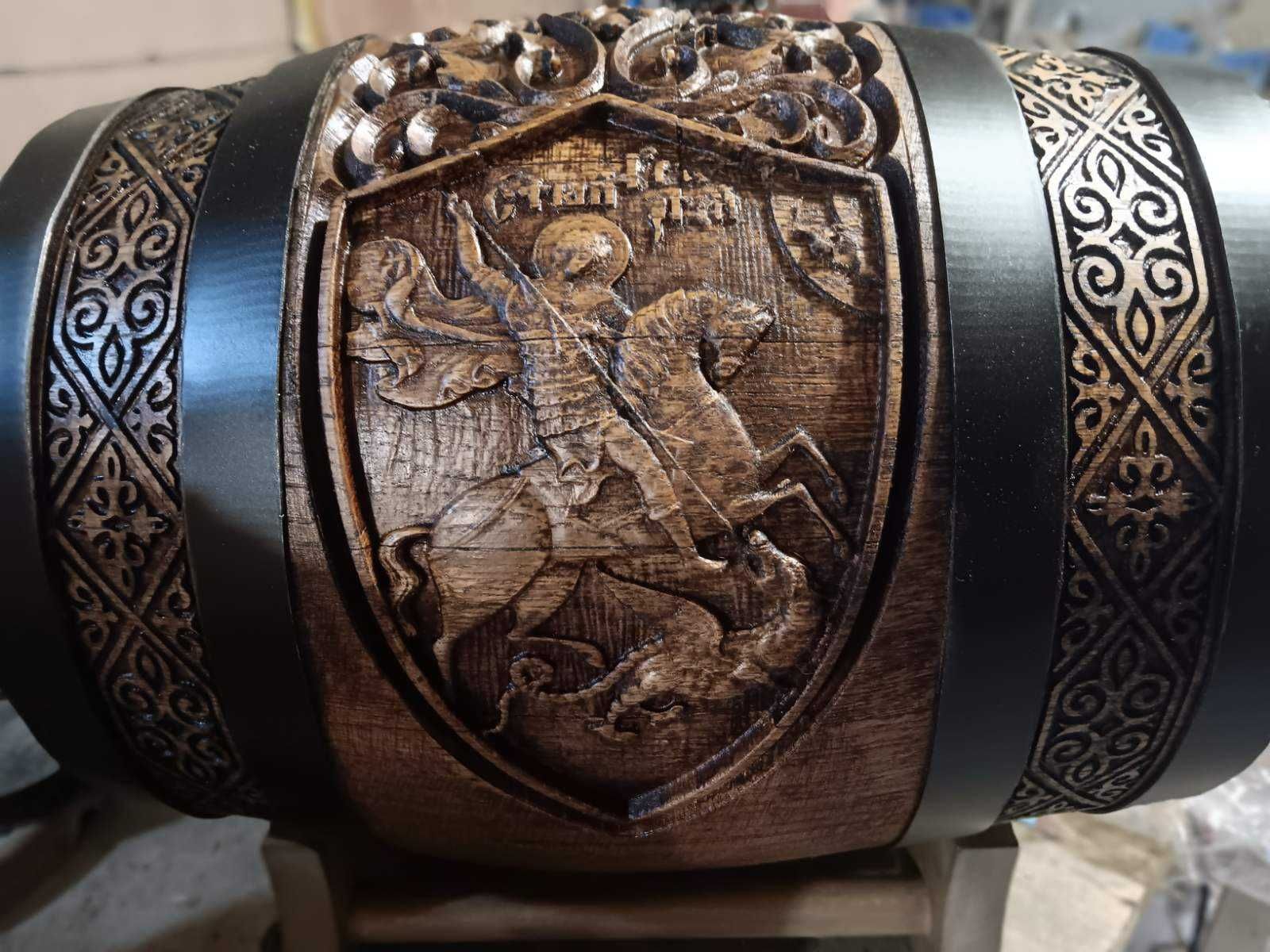Буре с дърворезба за ракия