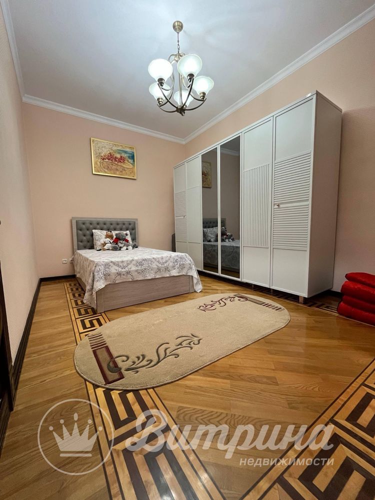 Продается 5-к. Дом возле метро Олмос