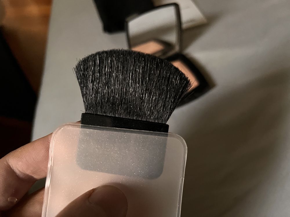 сенки на Channel и  Хайлайтър на Chanel,сенки под формата на кубче