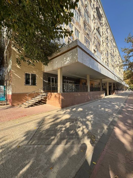 Продаётся коммерческое помещение Офис Ор-р Нукус быв.Бутик гламур