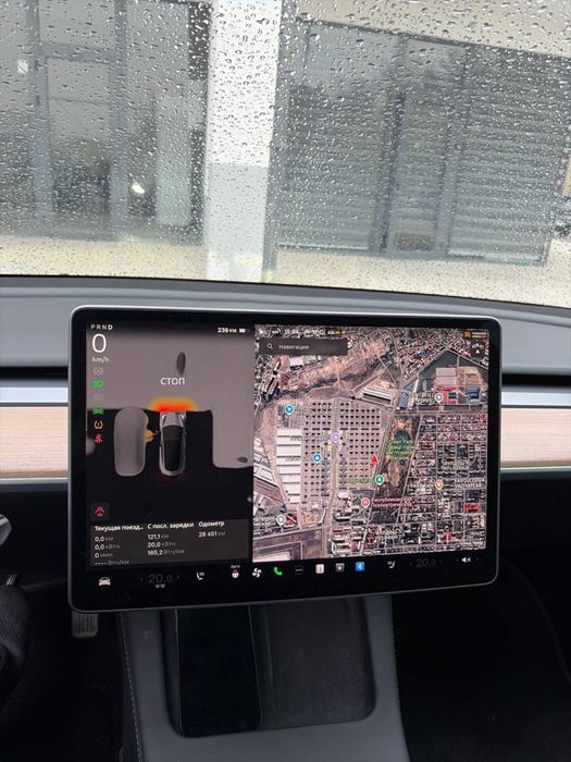 Tesla model 3 европейка