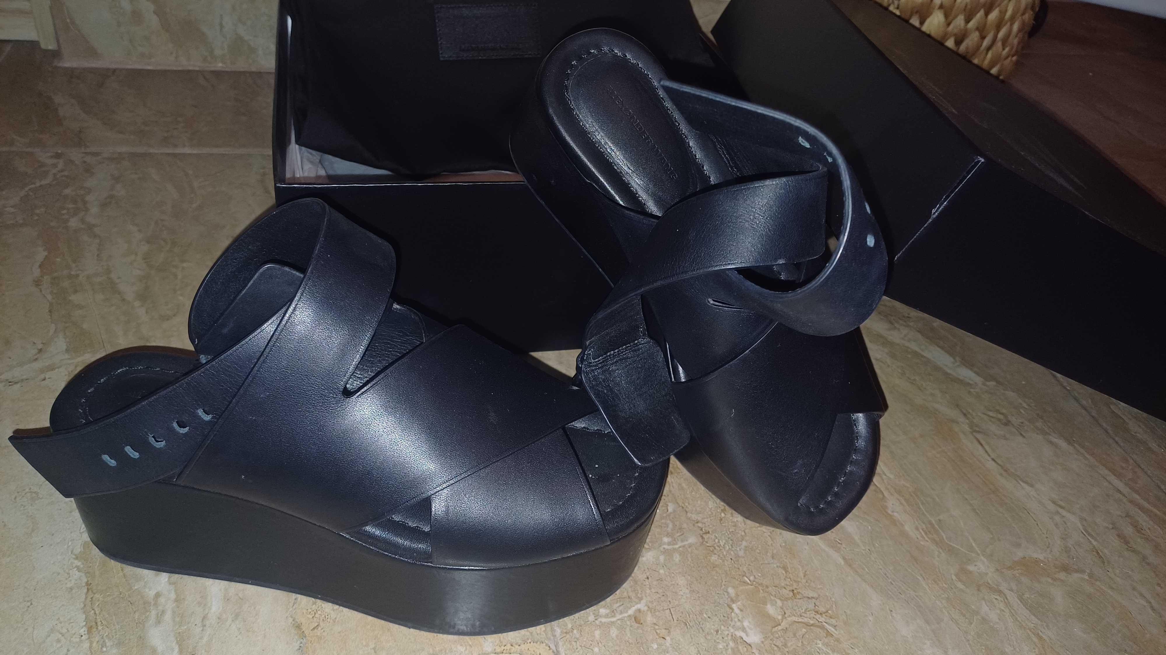 Оригинални черни сандали на Alexander Wang