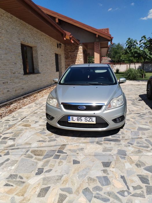 Vând Ford Focus hatchback 2009