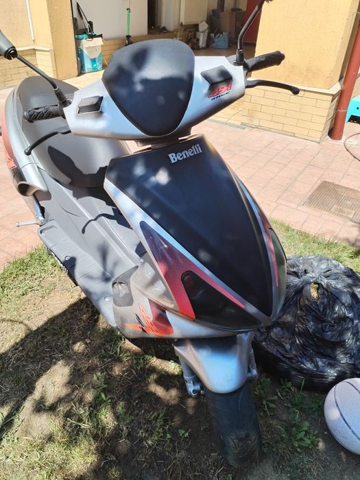 Scuter benelli 49 cm3
