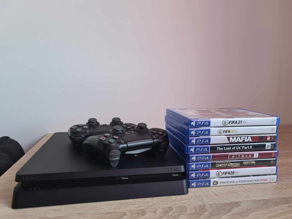 Ps4 + 8 jocuri ( Play Station 4 )