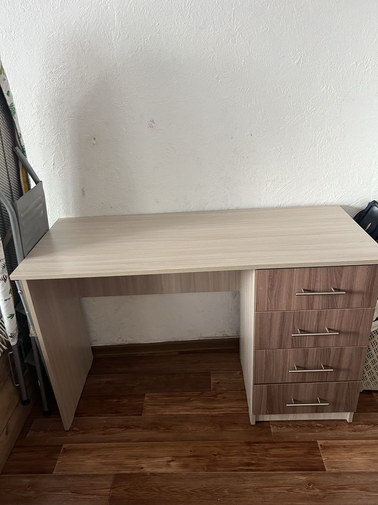 Продам кровать и компьютерный стол