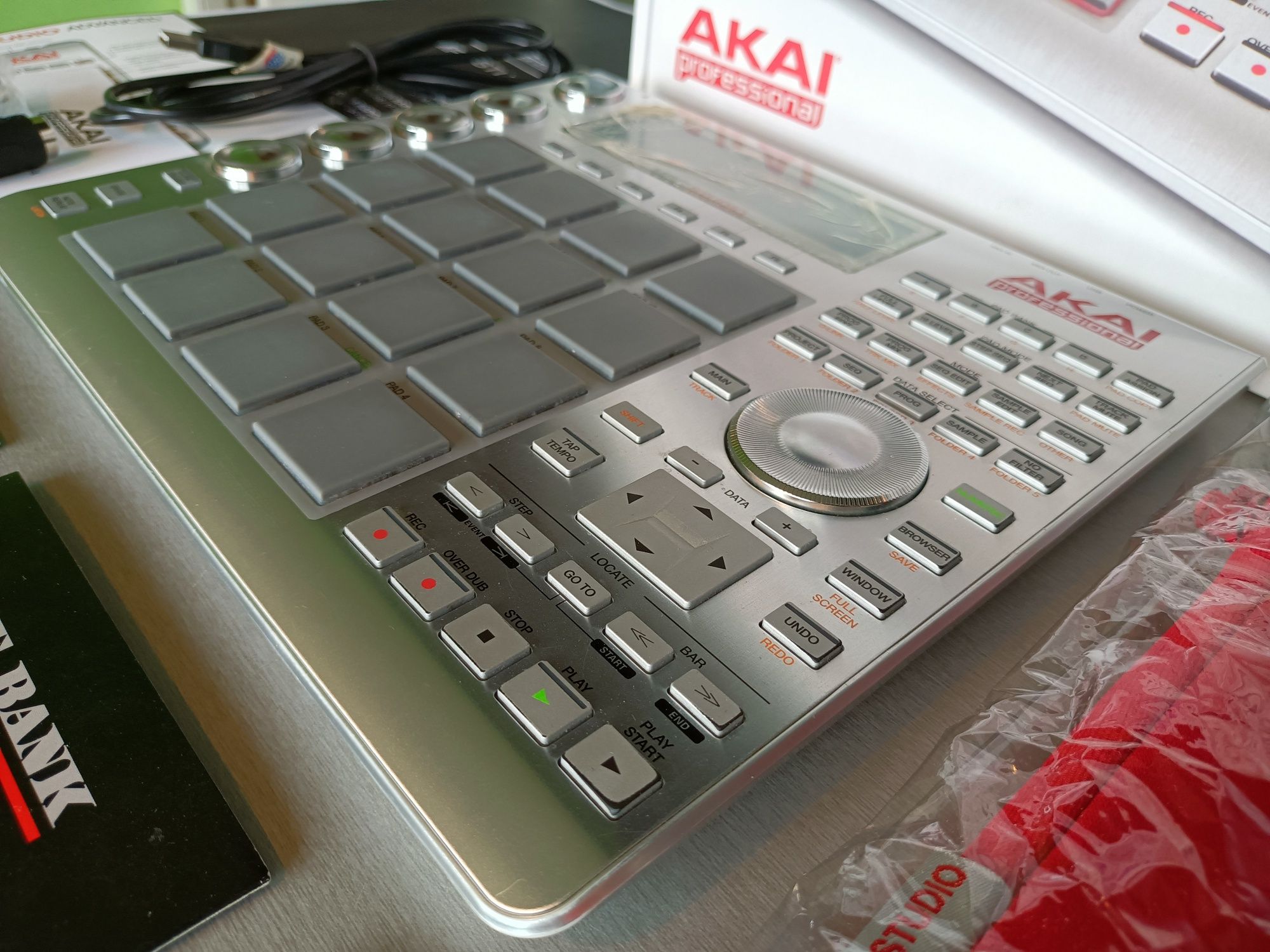 Akai MPC studio silver