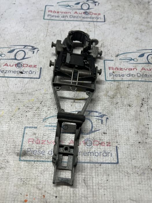 suport maner exterior spate stanga volkswagen golf 5 2006