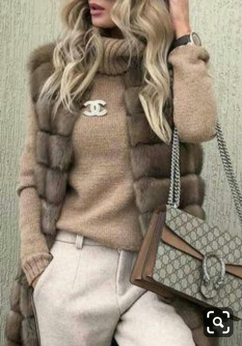 Швея. Ремонт и пошив одежды Швейное ателье.  Швейная мастерская