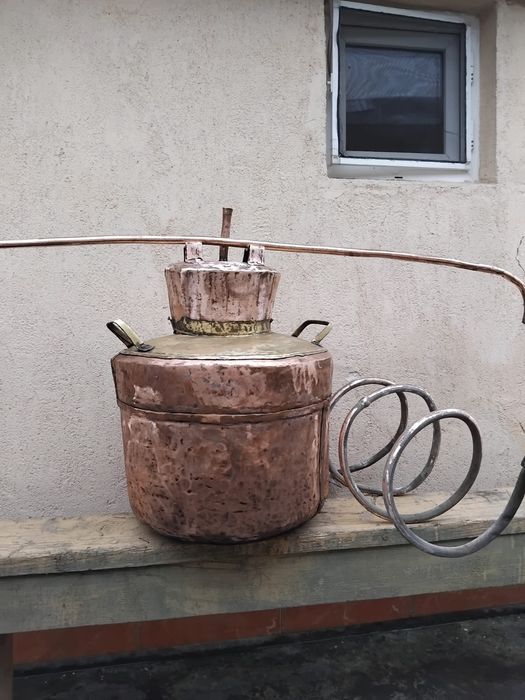 Vând cazan țuică vechi cupru, capacitate 60l