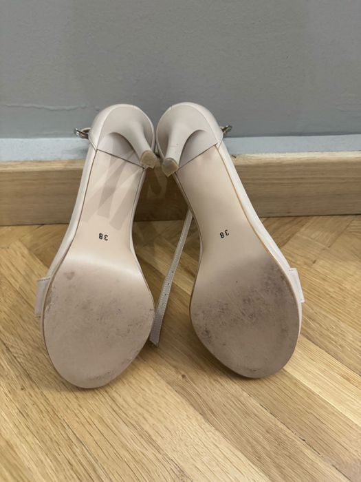 Sandale piele cu toc crem marime 38