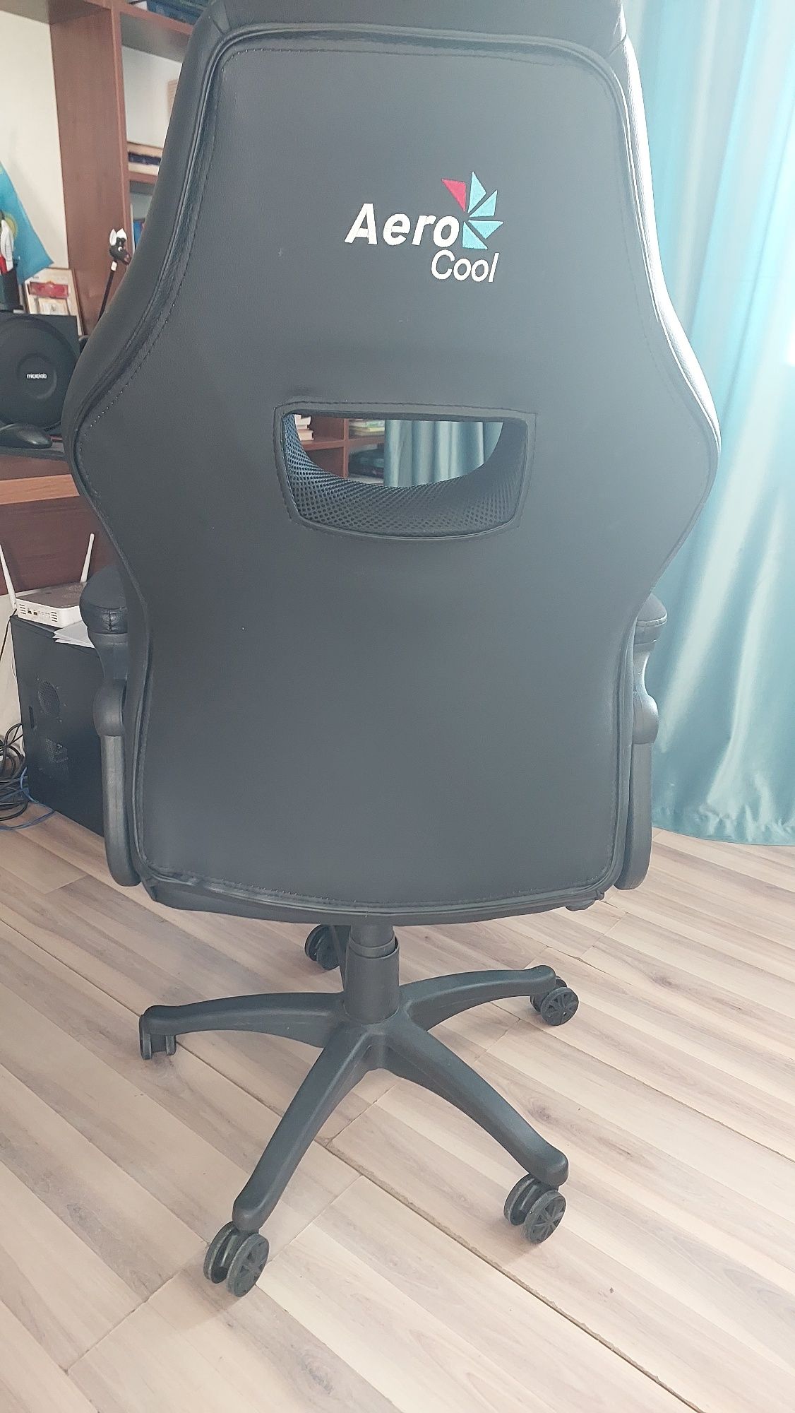 Игровое/офисное кресло