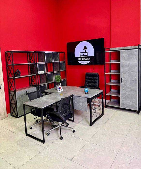 Комплект руководителя в стиле лофт в наличии