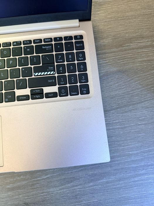 Laptop ASUS Vivobook 15, i5-1240P, 8GB RAM, SSD 512GB