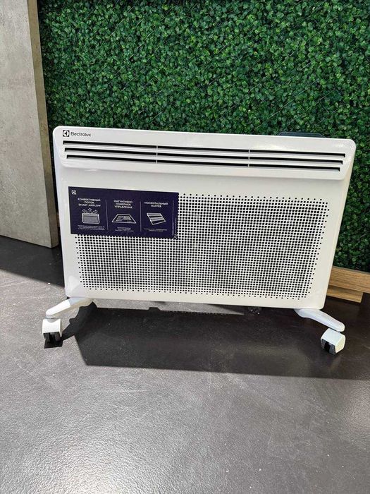 Мощный электрический  конвектор Electrolux EIH/Air Heat G2-1500E