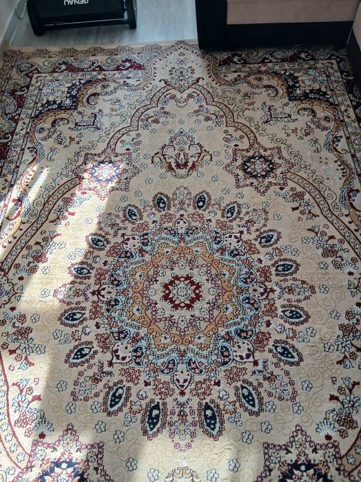 Продам ковер 2,5 x 3,5