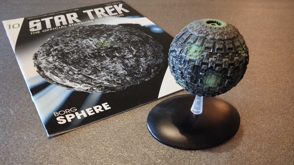 STAR TREK model and magazine collection 
модел и колекция от списания
