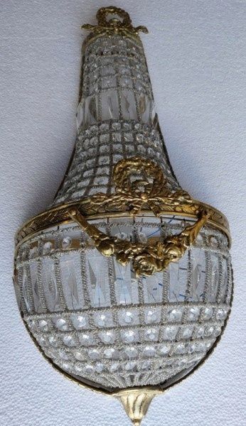 Eleganta aplica in stilul francez Empire cu elemente din sticla crista