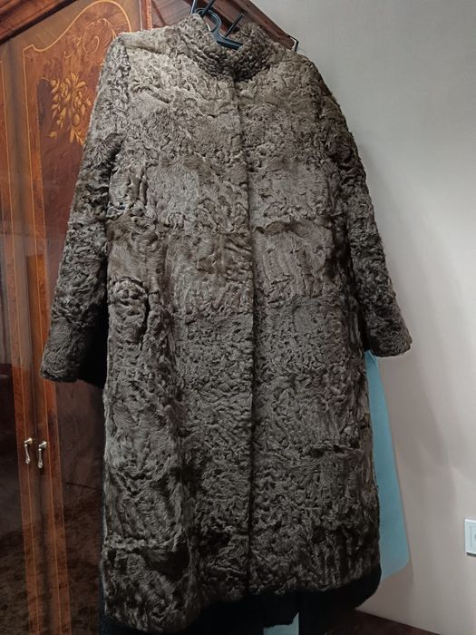 Шуба каракулевая