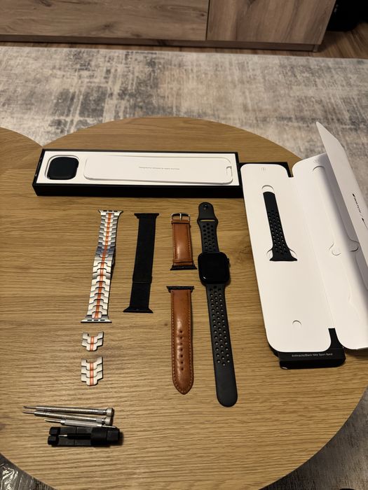 Apple watch 7 Midnight Aluminium case + carbon fiber cases
