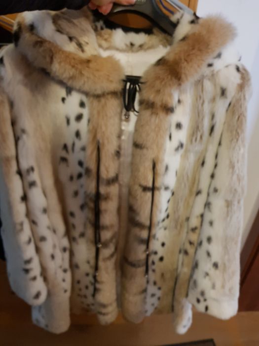 Haina de blana tip leonard cu gluga