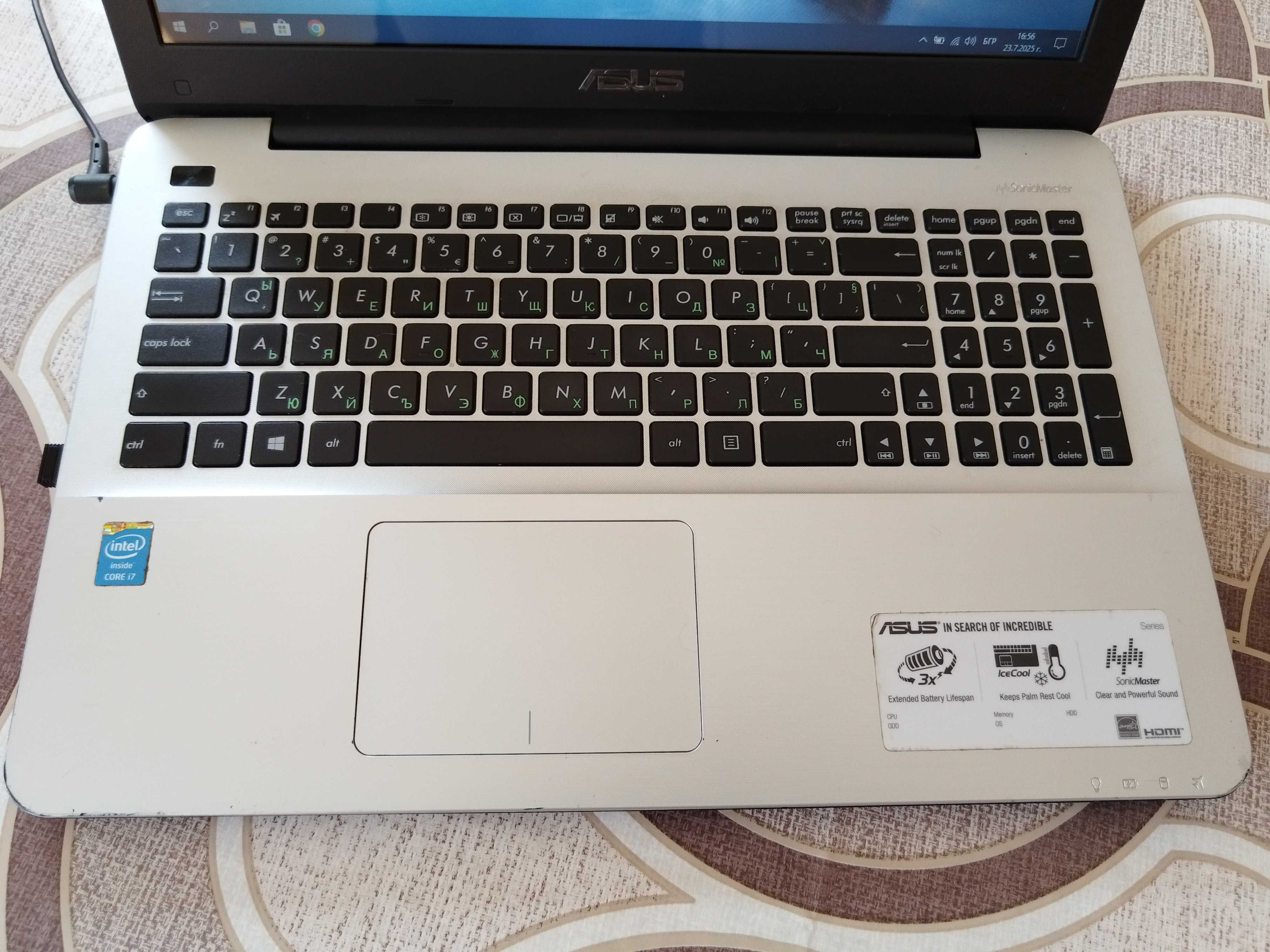 Лаптоп Asus X555LA