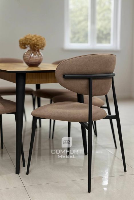 Современный обеденный стол