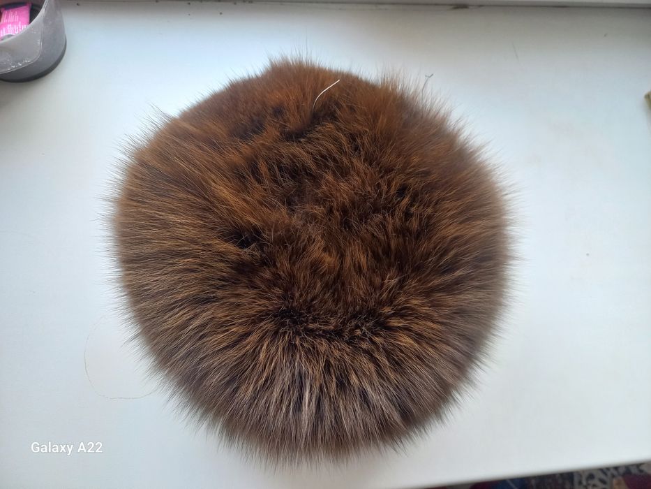 Продам женскую зимнюю шапку