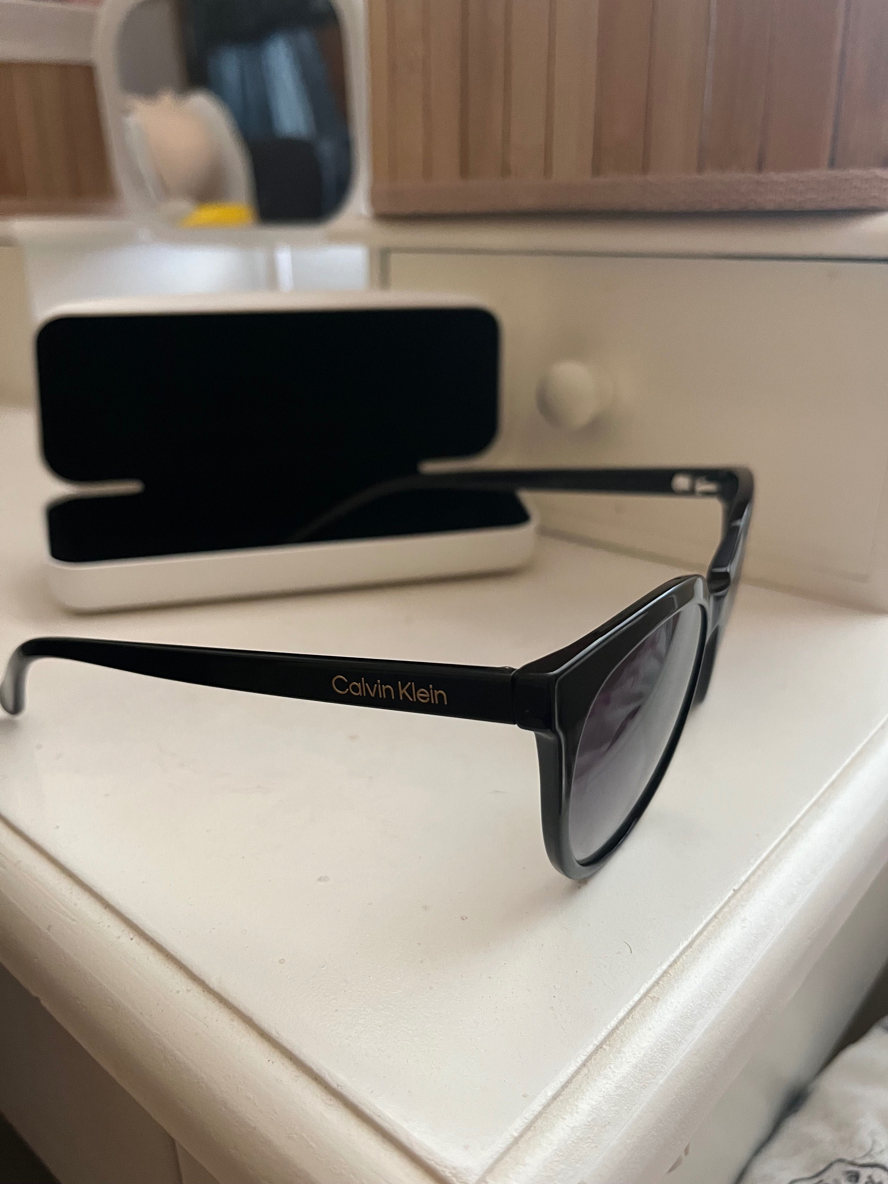 Оригинални слънчеви очила Calvin Klein CK22552S 001