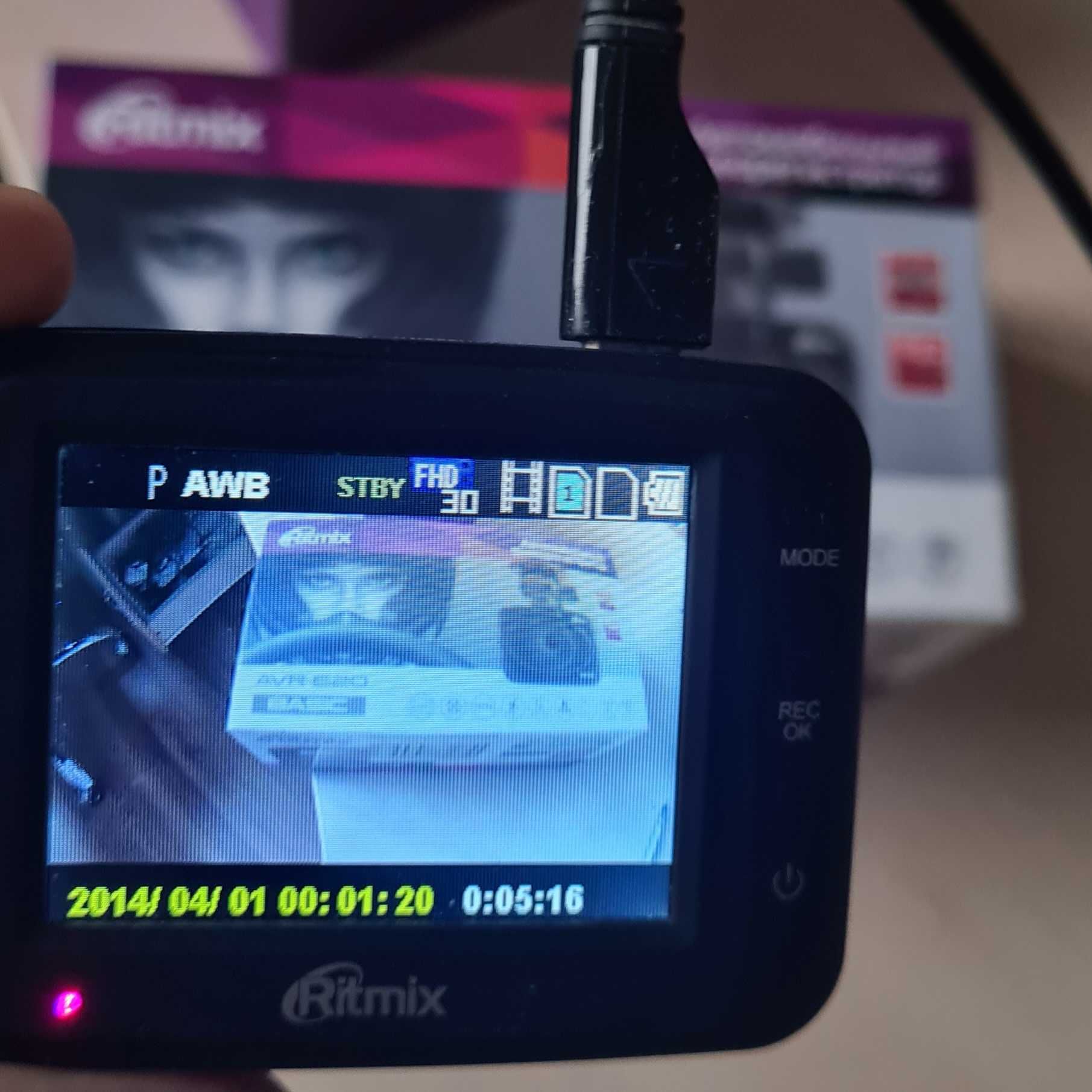 Видеорегистатор Ritmix AVR 620 full HD с картой
