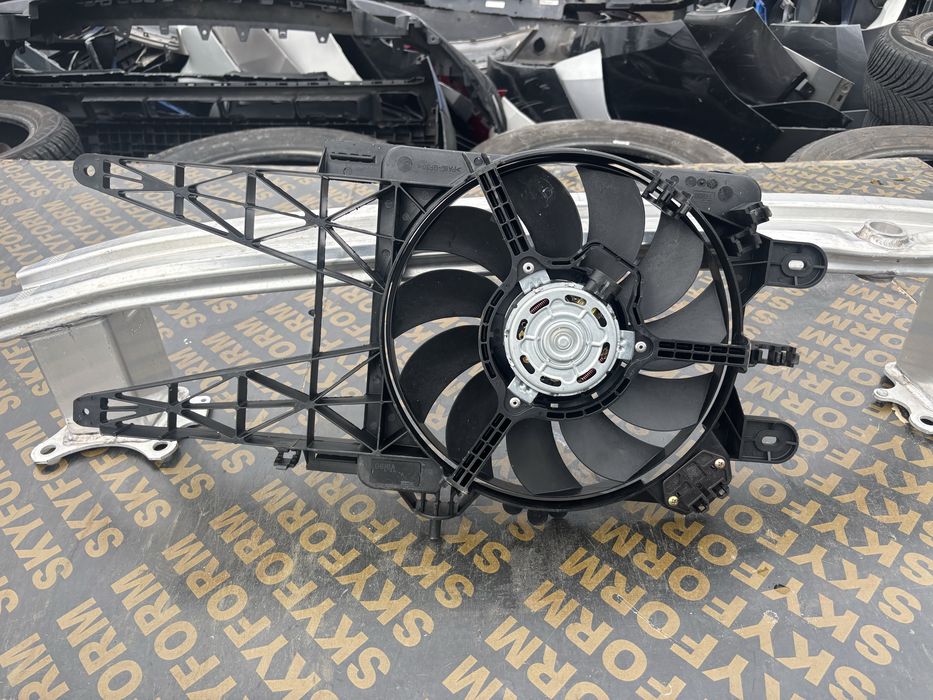 Перка за радиатор Fiat Punto