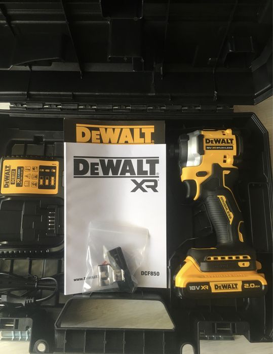 DeWALT Импакт / Винтоверт DCF850D1 Atomic 18V XR Brushless / Безчетков