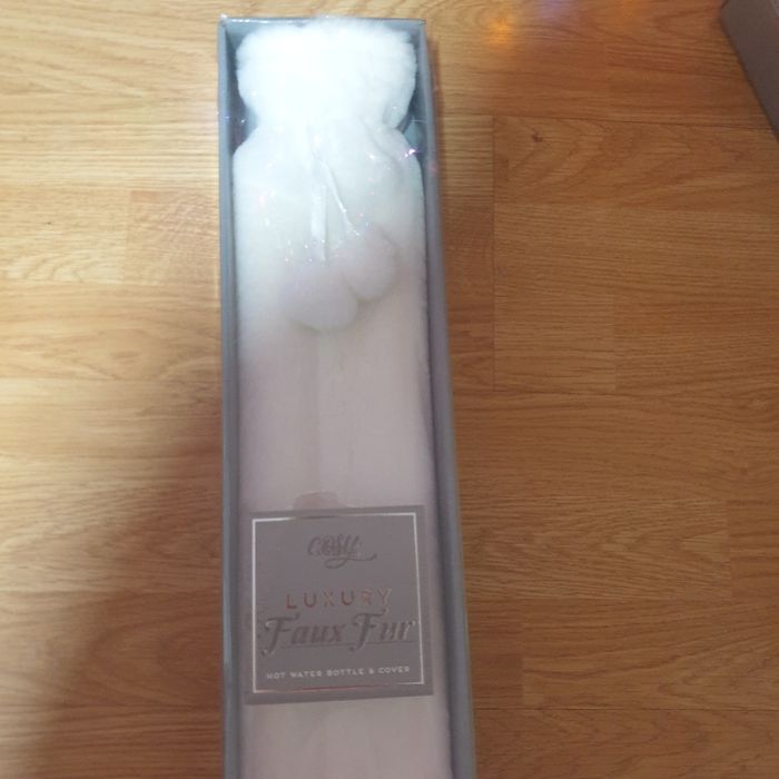 Sticle care se pune apa calda imblanite