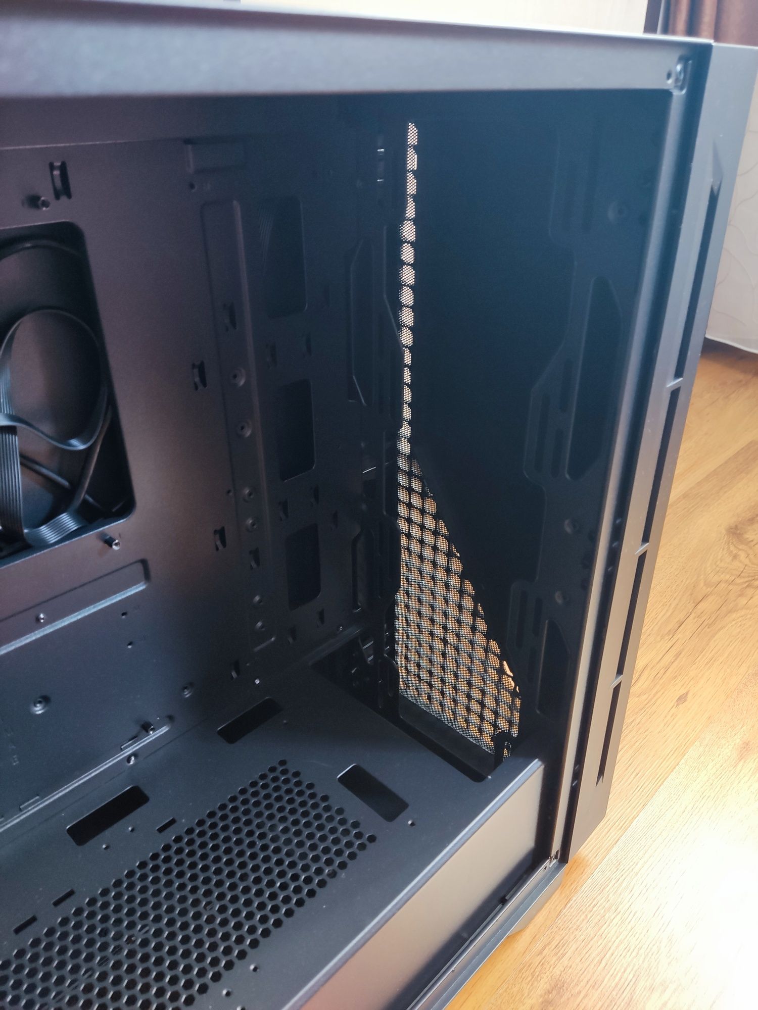 Carcasa PC Thermaltake H330 Tempered Glass