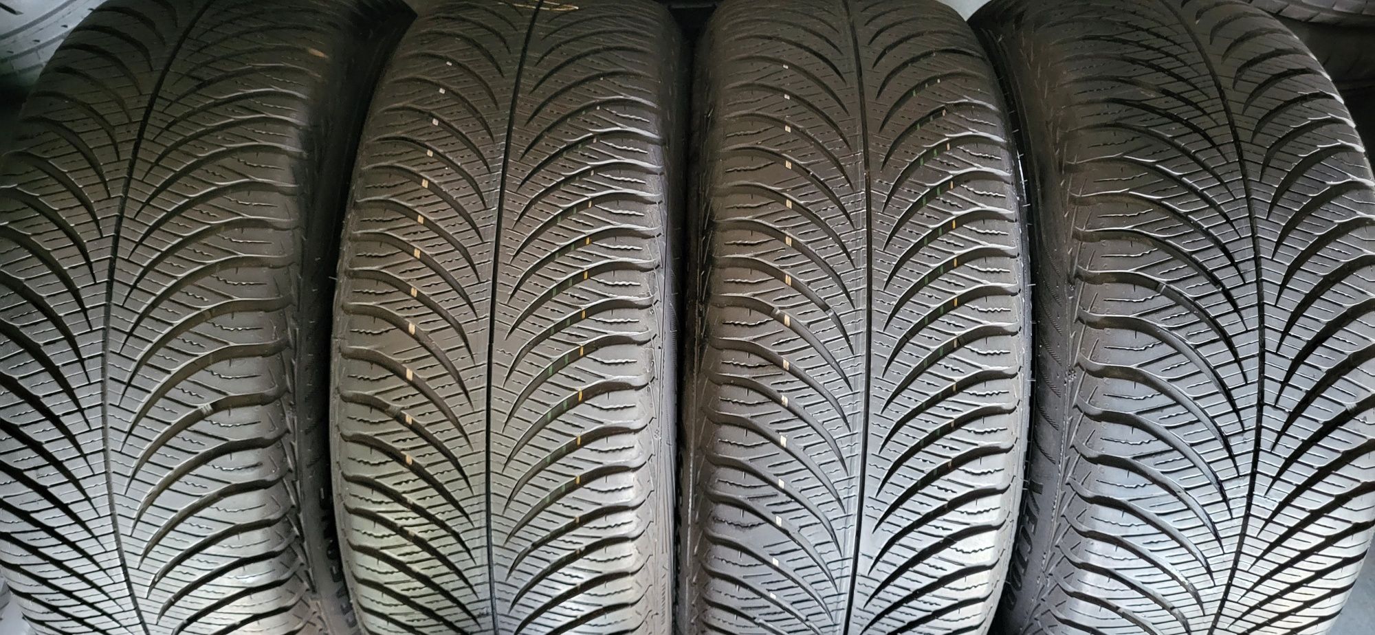4 anvelope 215 55 17 goodyear toate anotimpurile 2023