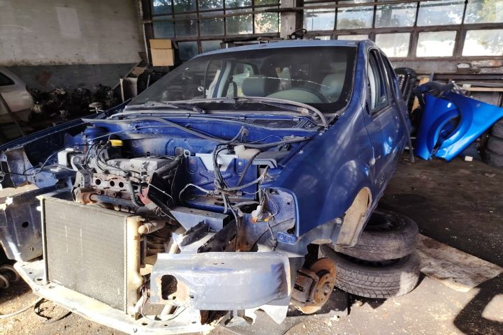 Pompa benzina 8200 112 805 Dacia Logan prima generatie