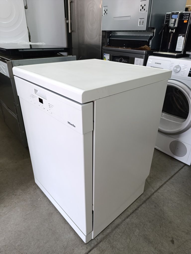 Съдомиялна Свободно стояща Miele