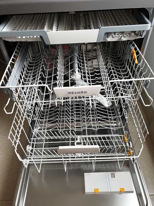 Инокс - Съдомиялна Miele - Auto Open - 14 Комплекта - Свободностояща