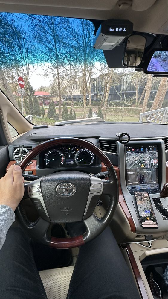 Toyota Alphard 3.5 2008 yil