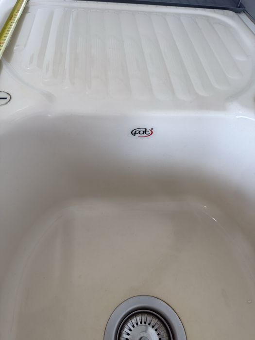 Продавам мивка FAT със смесител в комплект
