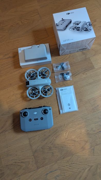 Dronă DJI NEO Fly more combo