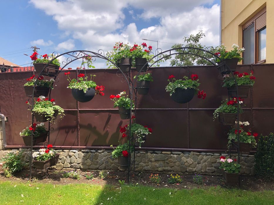 Suport flori din fier forjat