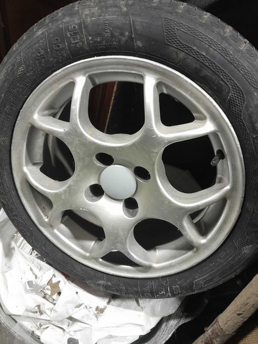 Джанти 4×100 със летни гуми Голф 2 .