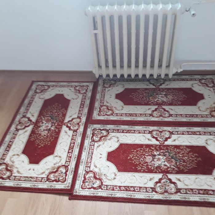 Set de 4 covor din lana pura100%, tot setul la 1200 lei